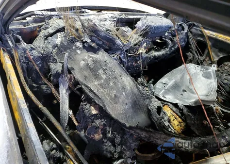 2020 Hyundai Veloster Base z USA, uszkodzony, nr VIN KMHTG6AF3LU026194